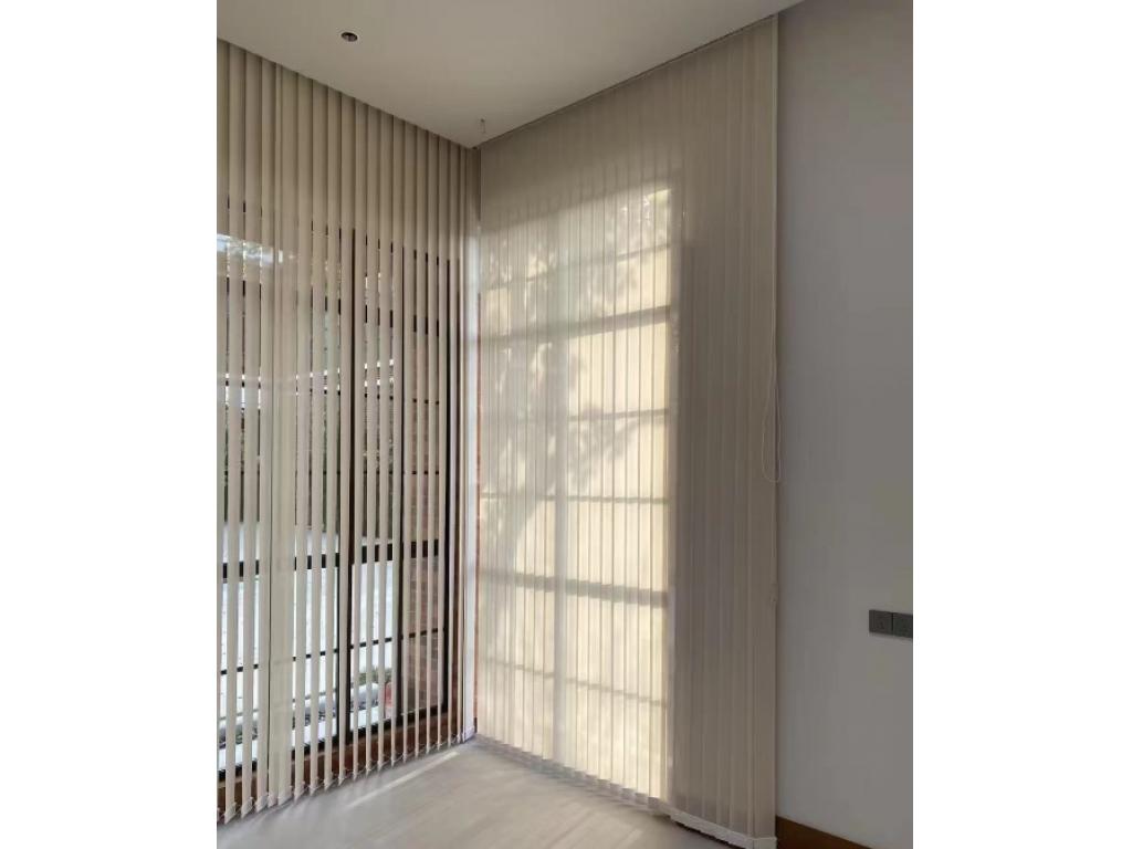 Vertical blind