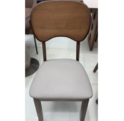 Chairs/Stools